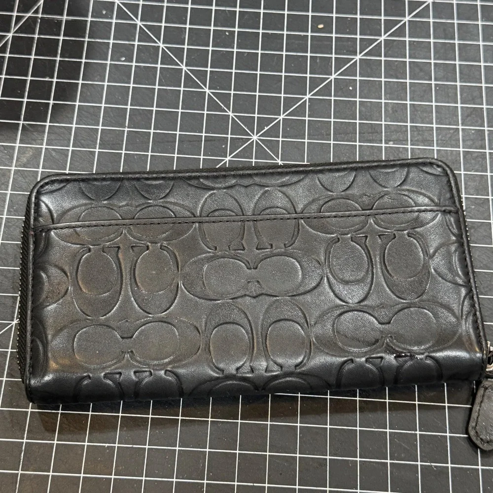 Coach Accordion Zip Wallet Black Signature Debossed‎ Leather Long Clutch Wallet